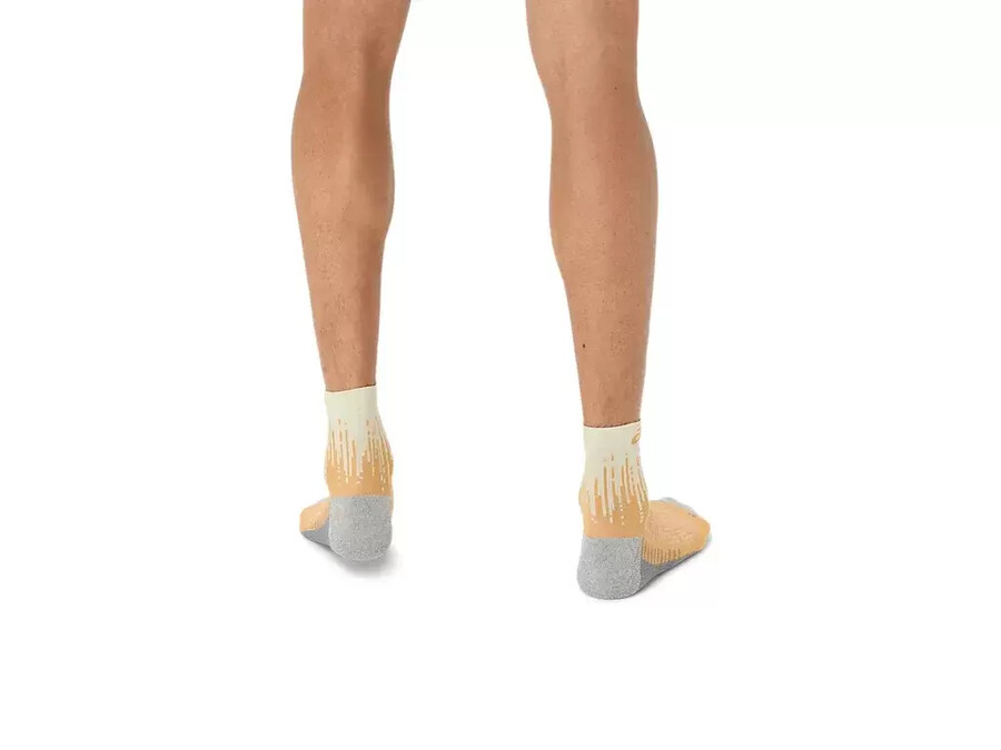 performance run sock quarter