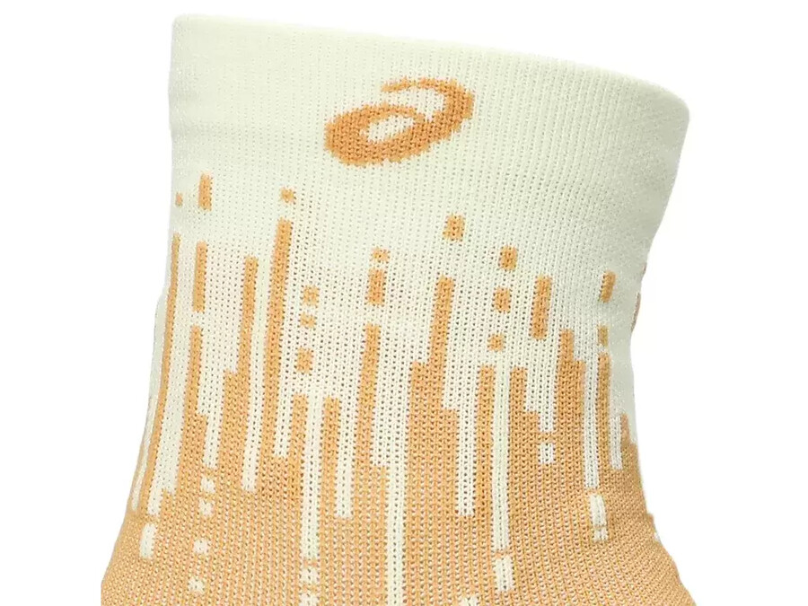 performance run sock quarter