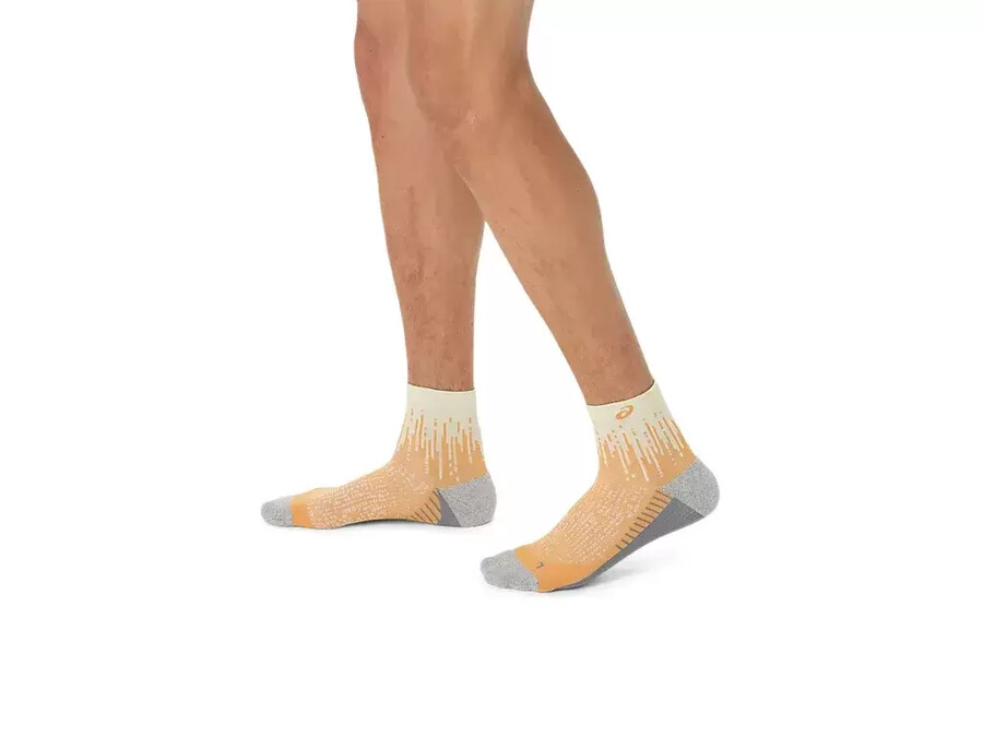performance run sock quarter