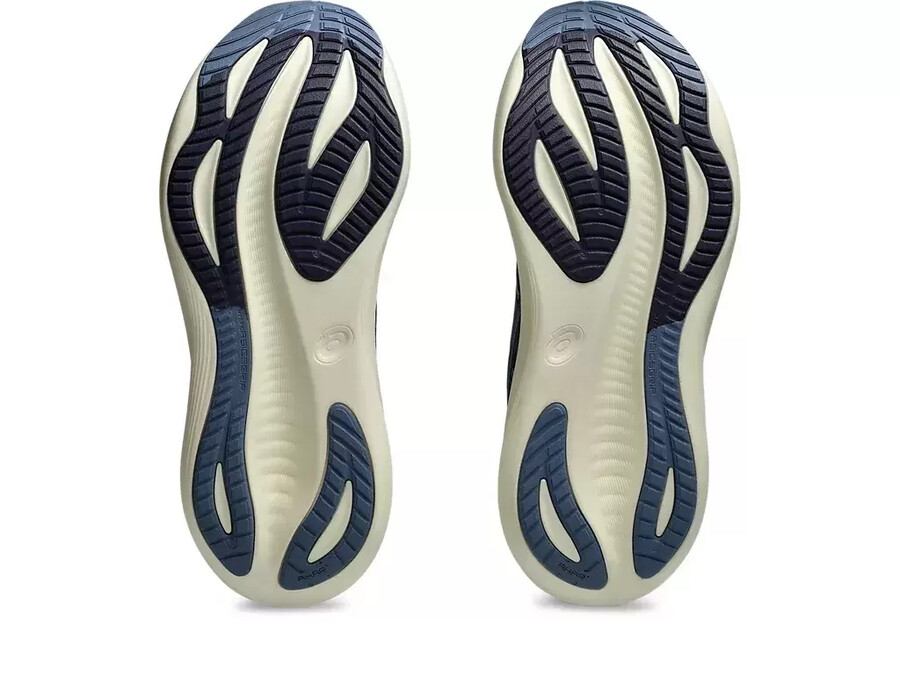 gel-nimbus 27 wide
