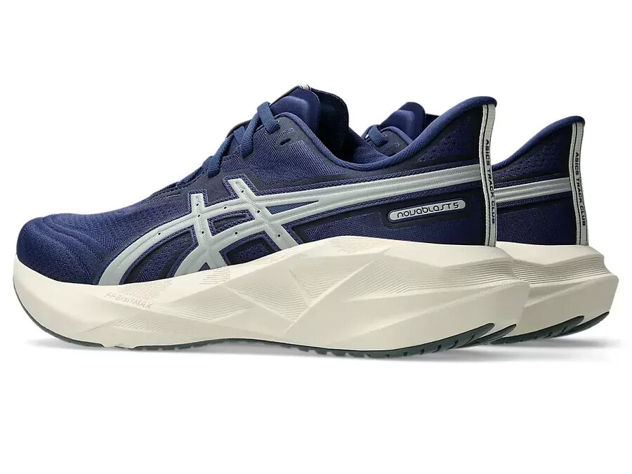 novablast 5 asics track club