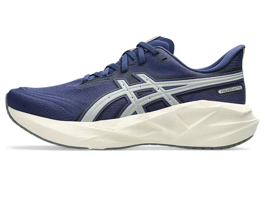 novablast 5 asics track club