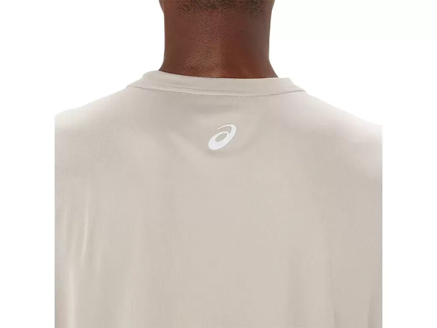 langarm-oberteil mit fujitrail-logo