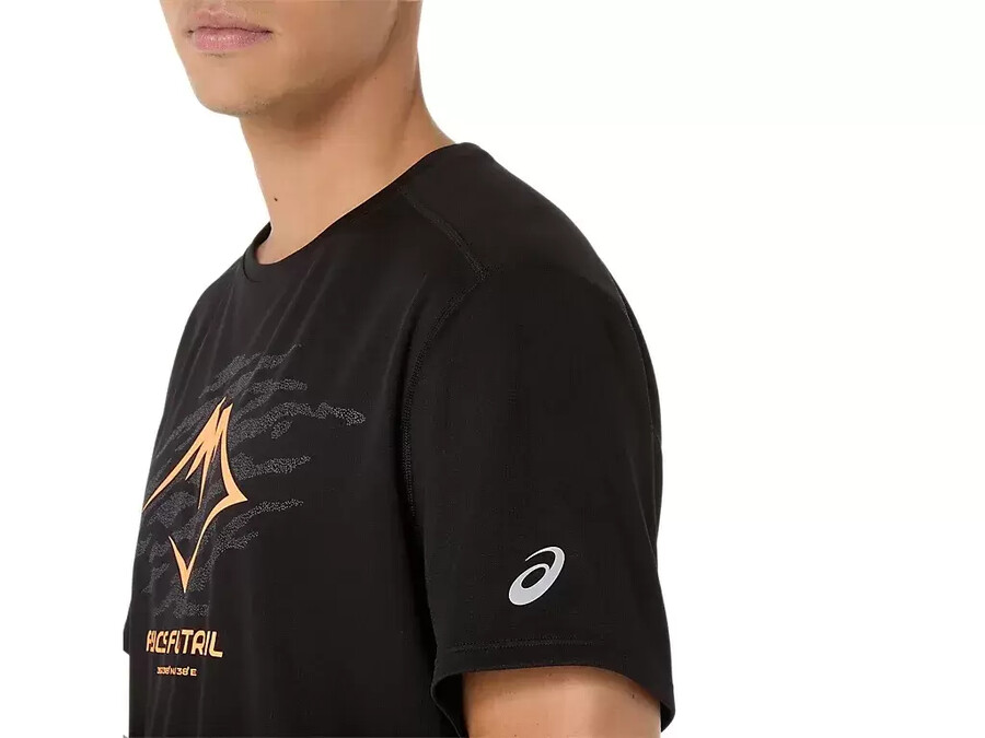 kurzarm-oberteil mit fujitrail-logo